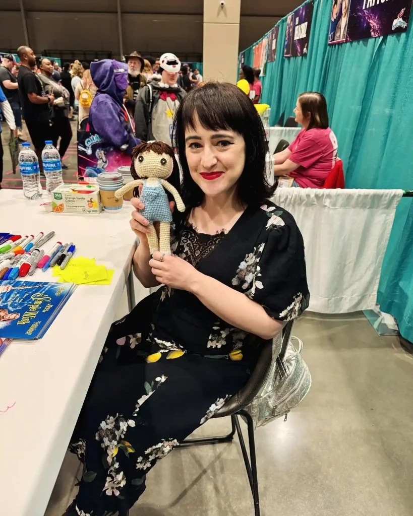 Mara Wilson Biography: Age, Net Worth, Instagram, Spouse, Height, Wiki, Parents, Siblings, Movies, Awards