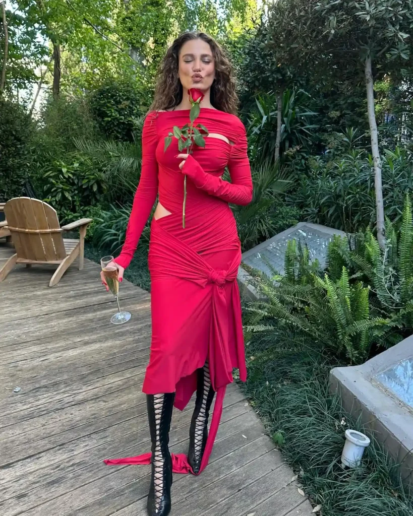 Serenay Sarikaya Biography: Age, Net Worth, Instagram, Spouse, Height, Wiki, Parents, Siblings, Movies, Awards