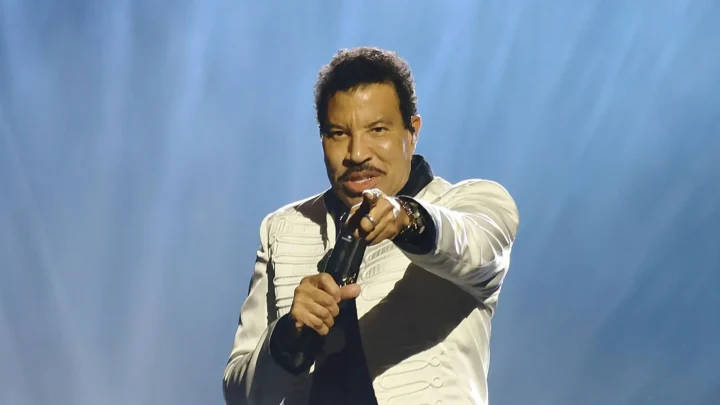 Lionel Richie Biography: Grammy, Age, Songs, Net Worth, Wife, Instagram, Wikipedia, Height, Nationality