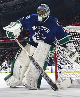 Roberto Luongo Biography: Age, Net Worth, Instagram, Spouse, Height, Wiki, Parents, Siblings, Awards, Children