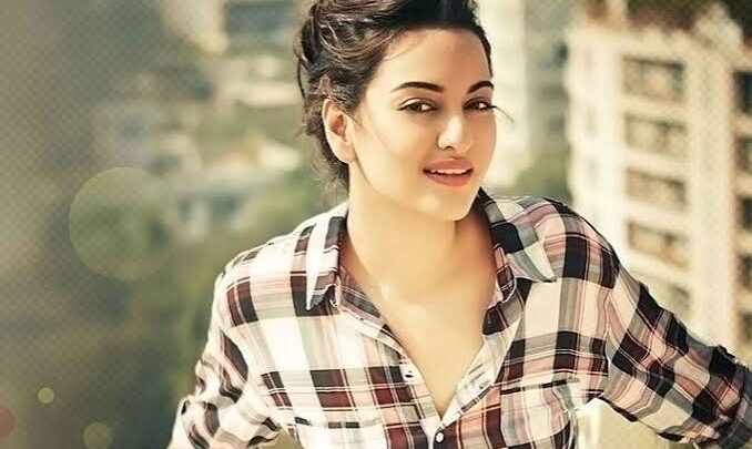 Sonakshi Sinha Biography: Age, Net Worth, Instagram, Spouse, Height, Wiki, Parents, Siblings, Movies, Awards