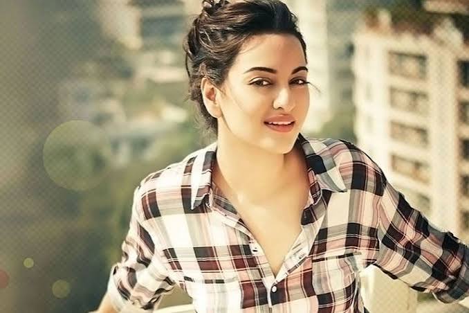 Sonakshi Sinha Biography: Age, Net Worth, Instagram, Spouse, Height, Wiki, Parents, Siblings, Movies, Awards