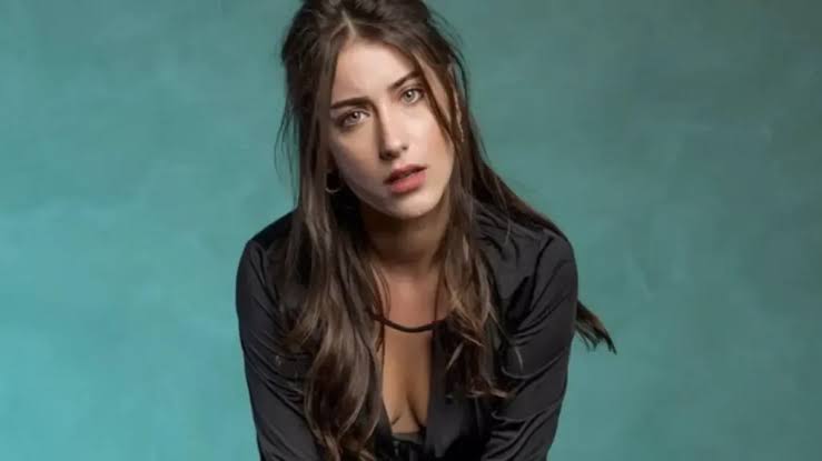 Hazal Kaya Biography: Age, Net Worth, Instagram, Spouse, Height, Wiki, Parents, Siblings, Movies, Awards