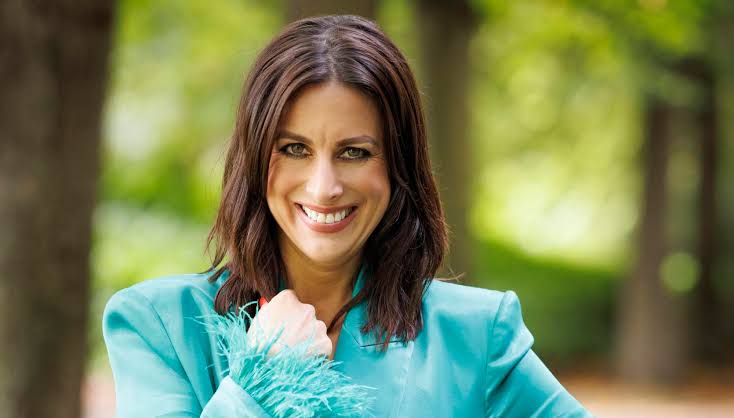Lucy Kennedy Biography: Age, Net Worth, Instagram, Spouse, Height, Wiki, Parents, Siblings, Shows