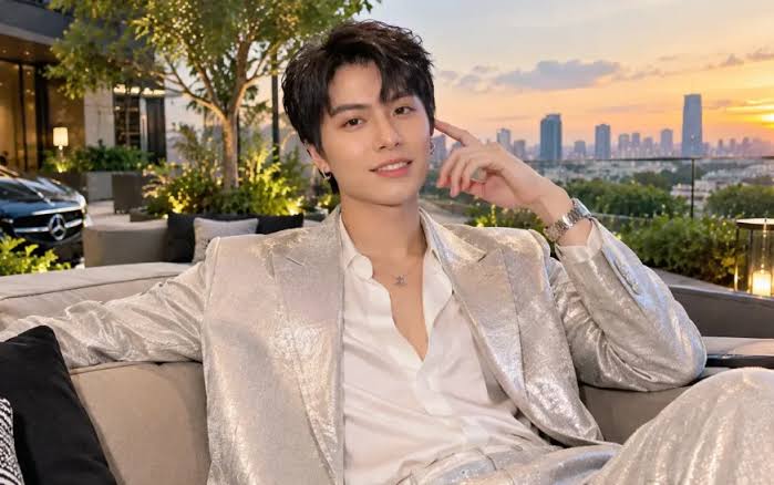 Glenn Yong Biography: Age, Net Worth, Instagram, Spouse, Height, Wiki, Parents, Siblings, Movies, Songs