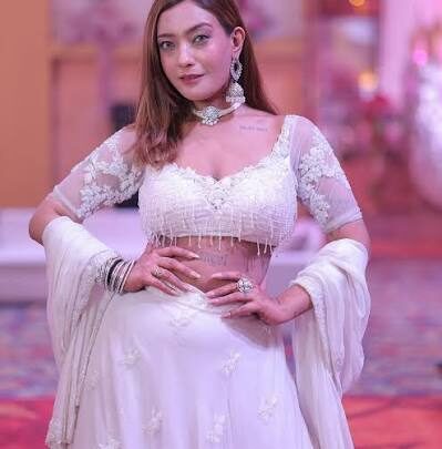 Aashika Bhatia Biography: Age, Net Worth, Instagram, Spouse, Height, Wiki, Parents, Siblings, Movies