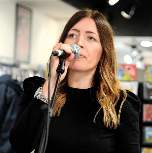 Jacqui Abbott Biography: Age, Net Worth, Instagram, Spouse, Height, Wiki, Parents, Siblings, Children, Songs