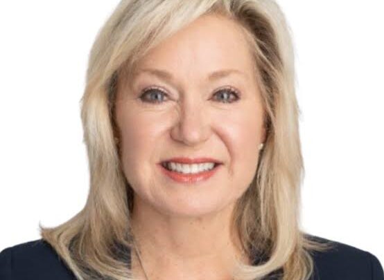 Bonnie Crombie Biography: Age, Net Worth, Instagram, Spouse, Height, Wiki, Parents, Siblings, Children