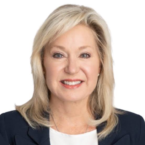 Bonnie Crombie Biography: Age, Net Worth, Instagram, Spouse, Height, Wiki, Parents, Siblings, Children