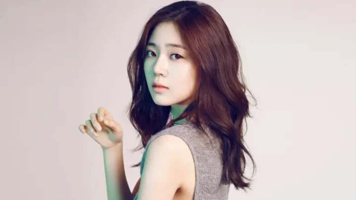Baek Jin-hee Biography: Age, Net Worth, Parents, Instagram, Height, Wiki, Spouse, Movies