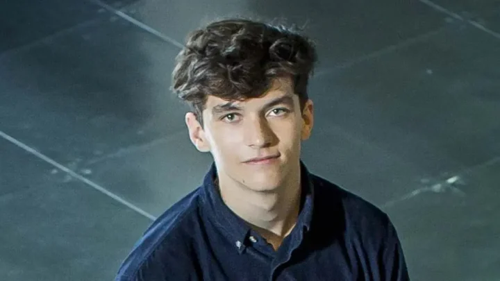 Fionn Whitehead Biography: Movies, Age, Net Worth, Parents, Instagram, Height, Siblings