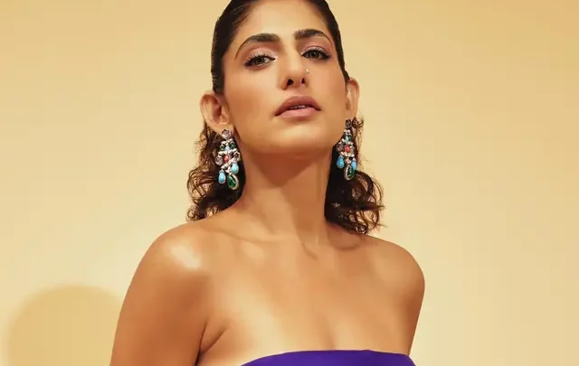 Kubbra Sait Biography: Age, Net Worth, Husband, Wikipedia, Pictures, Movies, Facebook