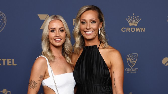 Ashleigh Gardner’s Wife, Monica Wright Biography: Age, Net Worth, Instagram, Spouse, Height, Wiki, Parents, Kids, Occupation