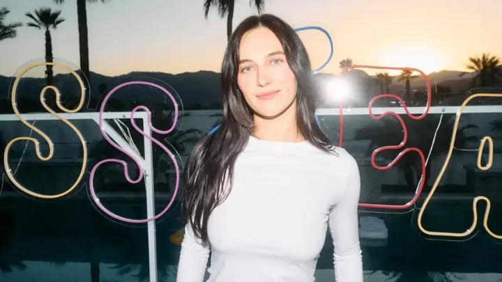 Devon Lee Carlson Biography: Net Worth, Husband, Age, Height, Instagram, Boyfriend, Siblings, Wikipedia, Parents