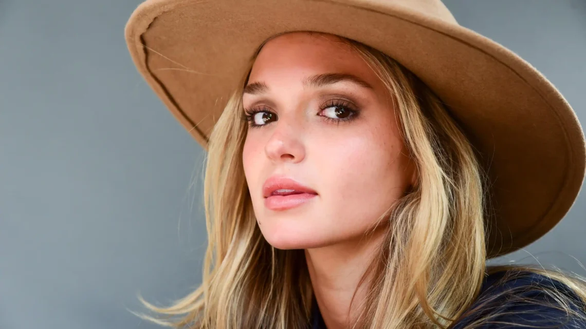 Lilah Pate Biography: Spouse, Age, Children, Net Worth, Parents, Movies, Height, Siblings, IMDb