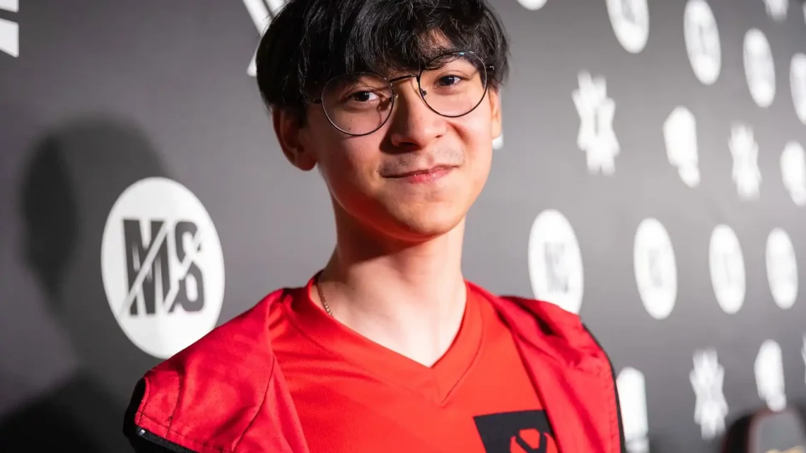 TenZ Biography: Height, Age, Net Worth, Gaming, Girlfriend, Birthday, Twitter, Wikipedia, YouTube