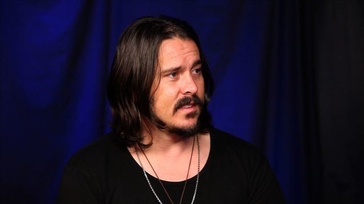 Ben Gillies Biography: Age, Net Worth, Instagram, Spouse, Height, Wiki, Parents, Siblings, Children, Songs