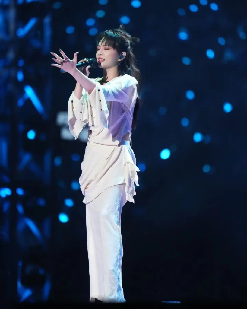 Faye (singer) Biography: Age, Net Worth, Instagram, Spouse, Height, Wiki, Parents, Siblings, Children, Songs, Awards