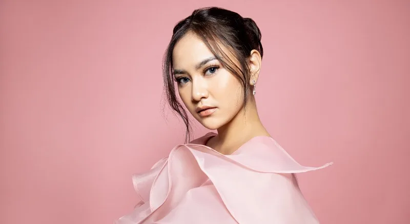 Mahalini Raharja Biography: Age, Net Worth, Instagram, Spouse, Height, Wiki, Parents, Siblings, Children, Awards