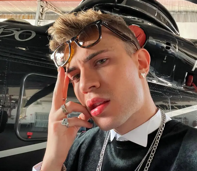 Leo Picon Biography: Age, Net Worth, Instagram, Spouse, Height, Wiki, Parents, Siblings, Children, Songs