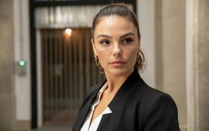 Ísis Valverde Biography: Age, Spouse, Net Worth, Parents, Height, Wiki, Instagram, Movies, Awards, Children