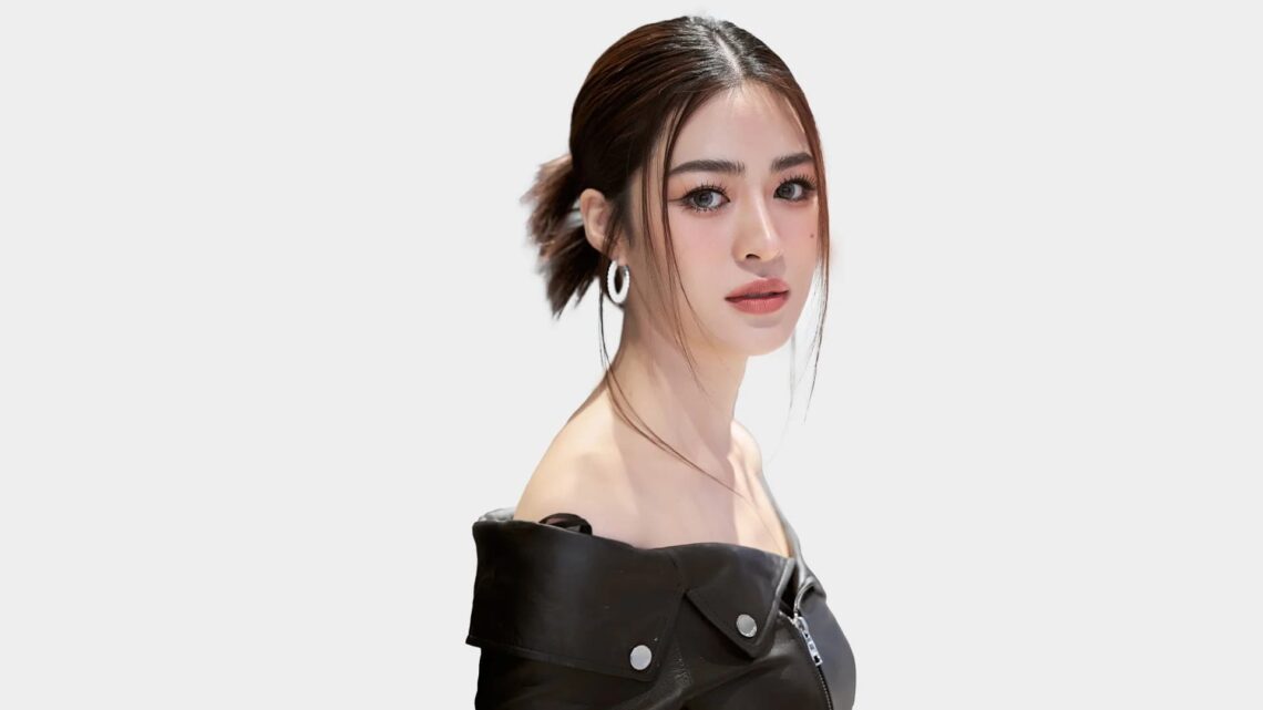 Sirilak Kwong Biography: Age, Net Worth, Instagram, Spouse, Height, Wiki, Parents, Siblings, Movies, Awards