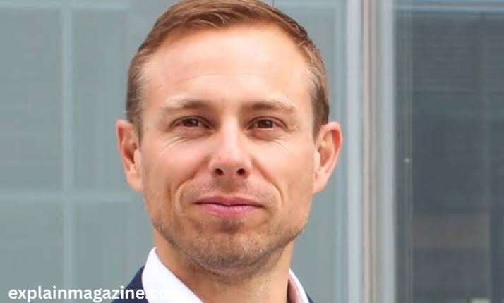 Charlie Hunnam’s father William Hunnam Biography: Age, Net Worth, Instagram, Spouse, Height, Wiki, Parents, Siblings, Children