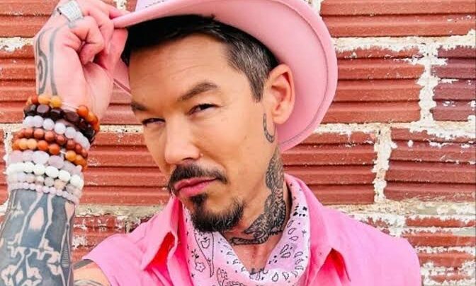 David Bromstad Biography: Age, Net Worth, Instagram, Spouse, Height, Wiki, Parents, Siblings, Occupation