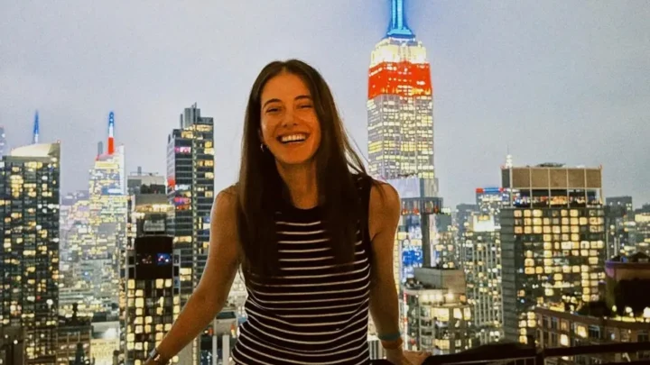 Beril Pozam Biography: Age, Net Worth, Instagram, Spouse, Height, Wiki, Parents, Siblings, Children, Movies