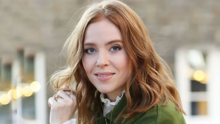 Angela Scanlon Biography: Age, Net Worth, Wikipedia, Pictures, Husband, Nationality