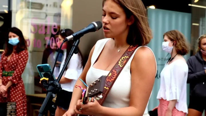 Allie Sherlock Biography: Age, Boyfriend, Wikipedia, Net Worth, Songs, Siblings, Height, Parents, YouTube