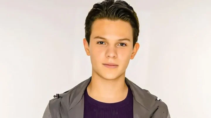 Emiliano González Biography: Movies, Height, Wiki, Girlfriend, Parents, Siblings, Age, Net Worth