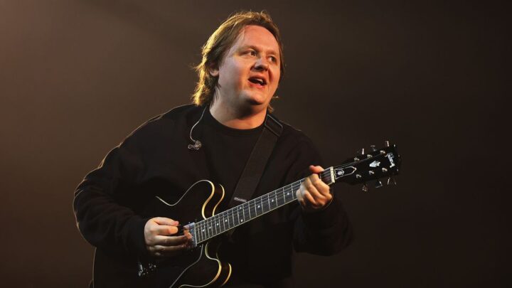 Lewis Capaldi Biography: Age, Net Worth, Songs, Instagram, Height, Siblings, Parents, Wiki