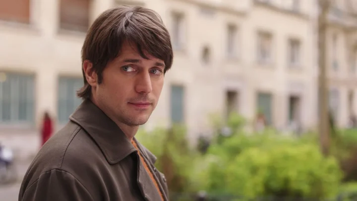 Lucas Bravo Biography: Age, Parents, Siblings, Wikipedia, Net Worth, Height, Movies