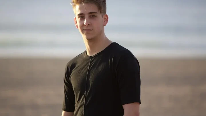 Isaac Lupien Biography: Age, Net Worth, Awards, Height, Girlfriend, Wikipedia, Instagram