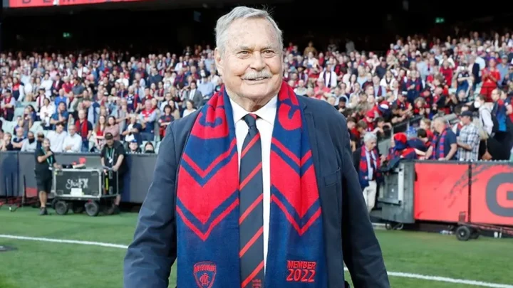 Ron Barassi Bio: Age, Net Worth, Instagram, Spouse, Height, Wiki, Parents, Siblings, Children, Awards, Books, Controversy, Books