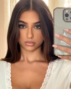 Eva Savagiou Biography: Age, Spouse, Height, Wiki, Instagram, Siblings