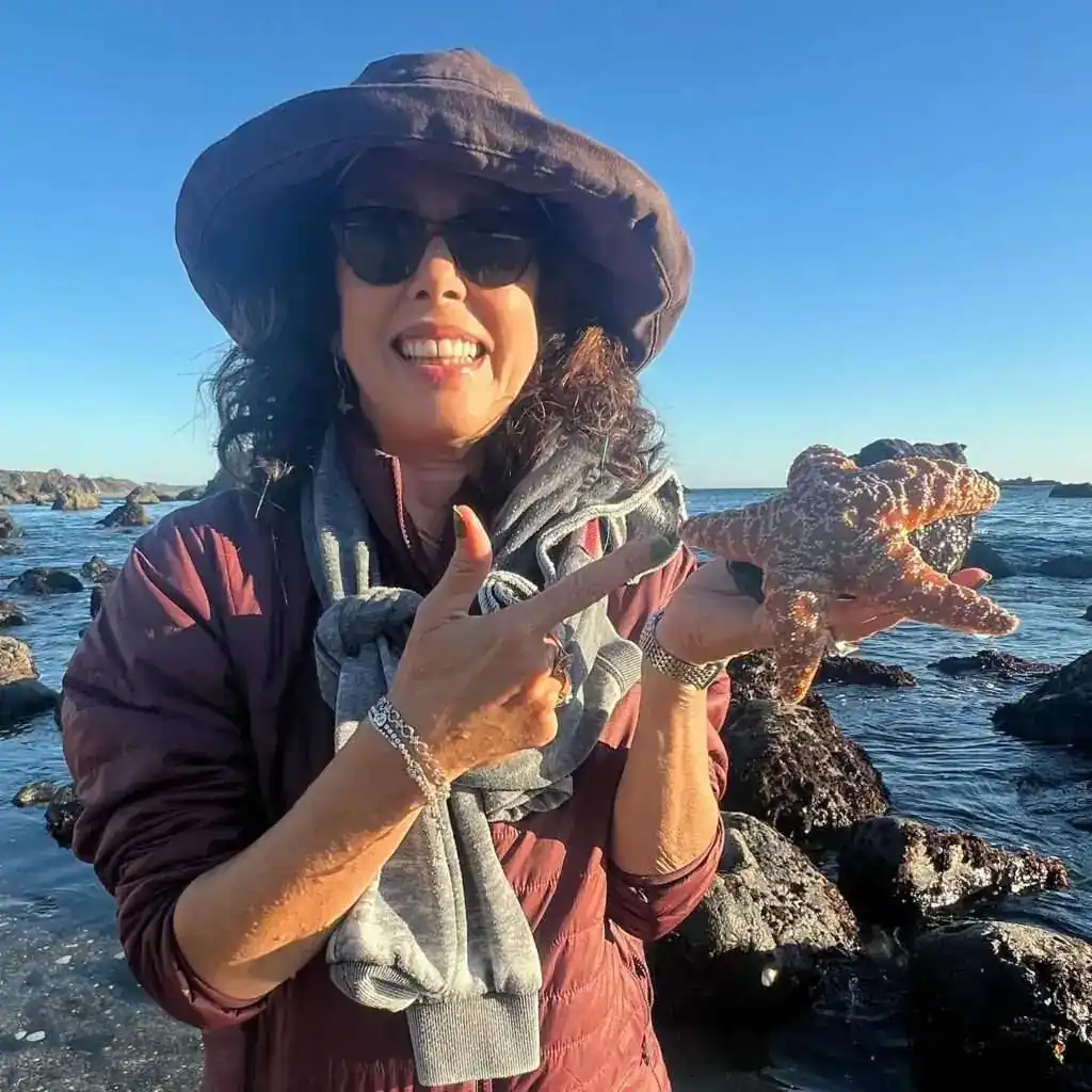 Rita Moreno’s daughter Fernanda Luisa Gordon Biography: Age, Net Worth, Movies, Husband, Controversy, Wiki, Parents, Siblings, Children