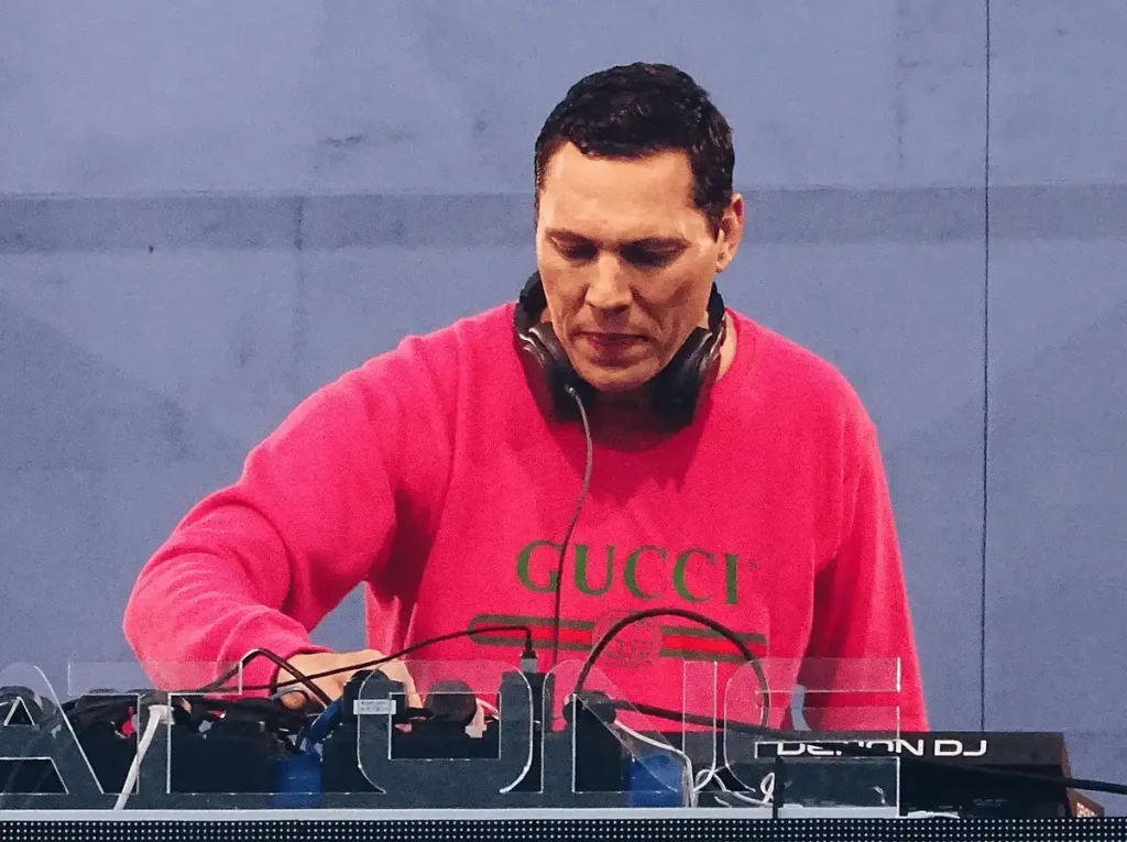 Tiesto Biography: Wife, Height, Net Worth, Parents, Age, Instagram, Wikipedia, Songs