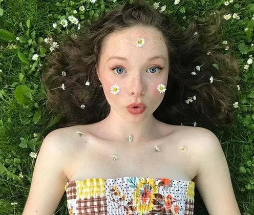 Zoe Colletti Biography: Height, Movies, Net Worth, Age, Instagram, TV Shows, Wiki, Boyfriend