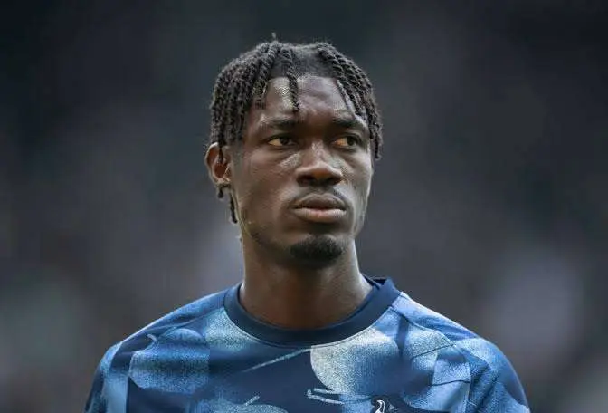 Yves Bissouma Bio: Age, Net Worth, Instagram, Spouse, Height, Wiki, Parents, Club, Salary
