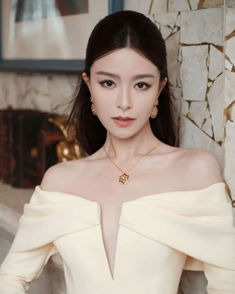 Janice Man Biography: Age, Awards, Instagram, Husband, Movies, Wiki, Parents, Siblings, Children, Net Worth