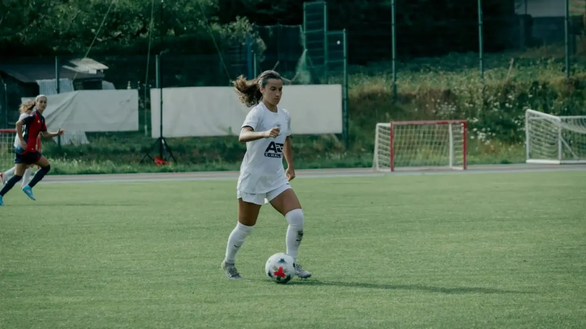Alexandra Carla Chidiac Biography: Age, Net Worth, Instagram, Spouse, Height, Wiki, Parents, Siblings, Awards, Team