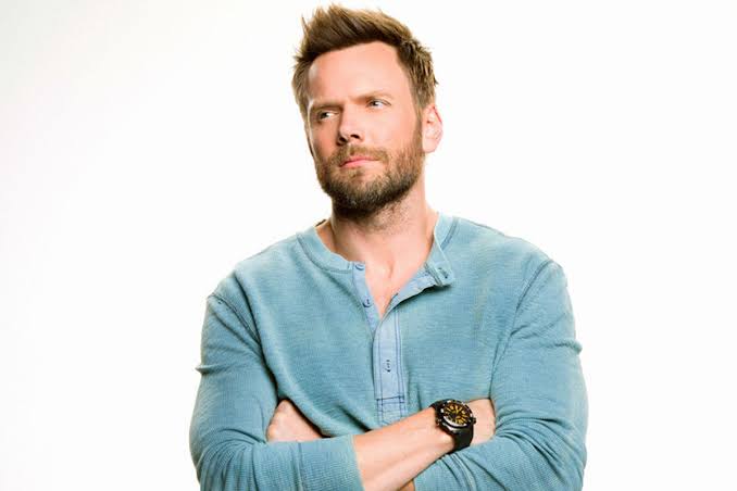Joel McHale Biography: Movies, Age, Net Worth, Parents, Instagram, Height, Siblings, Wife