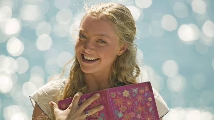 Amanda Seyfried Biography: Age, Net Worth, Awards, Social Media, Movies, Husband, Songs, Height, Child