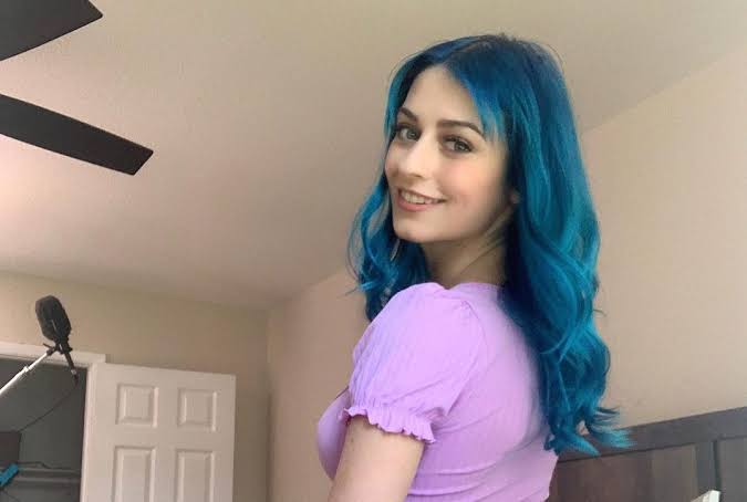 Jewelz Blu Biography: Age, Net Worth, Instagram, Boyfriend, Height, Wiki, Parents, Siblings