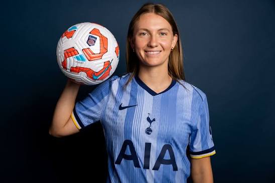 Clare Hunt Biography: Age, Net Worth, Instagram, Spouse, Height, Wiki, Parents, Siblings, Awards, Team