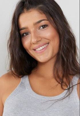 Abril Di Yorio Biography: Instagram, Height, Wiki, Partner, Movies, Siblings, Age, Net Worth