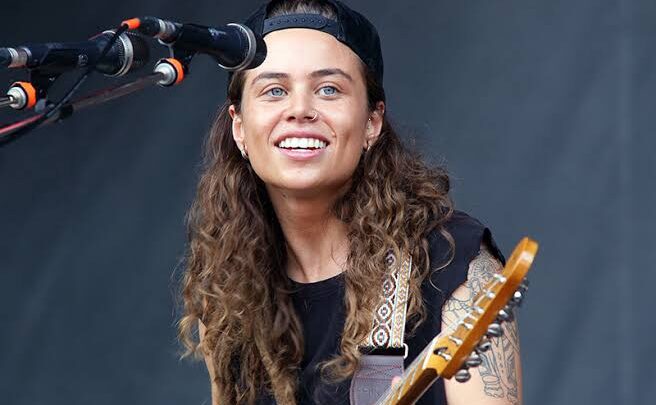 Tash Sultana Biography: Age, Net Worth, Instagram, Spouse, Height, Wiki, Parents, Siblings, Children, Awards