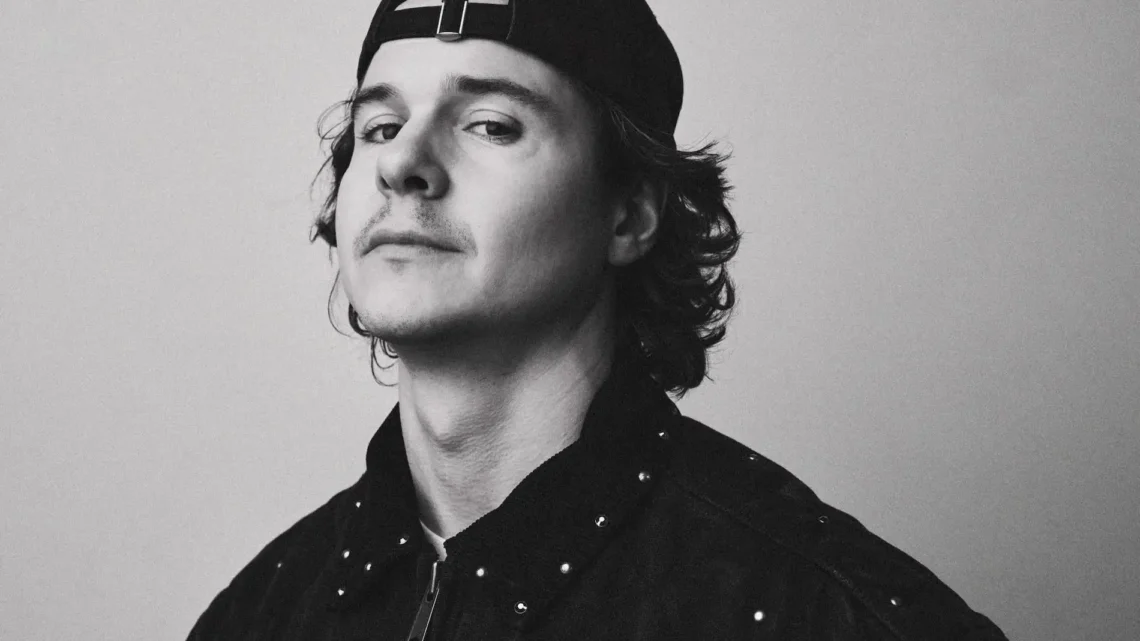Lukas Forchhammer Biography: Age, Songs, Net Worth, Girlfriend, Band, Wikipedia, Wife, Instagram, Albums, Siblings